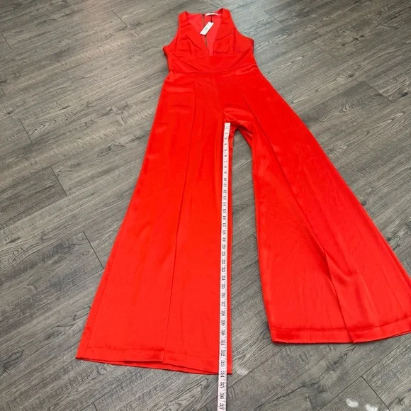 NWT!! Alice + Olivia Myrtle Deep V-Neck Wide Leg Jumpsuit  Chili Pepper Red - 8 - Picture 12 of 15